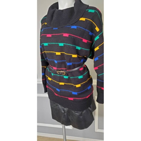 Vintage Sweater, Geometric sweater, Loose knit - Picture 5 of 6